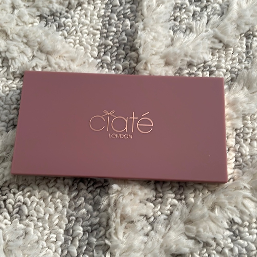 NWT Ciaté London velvets palette